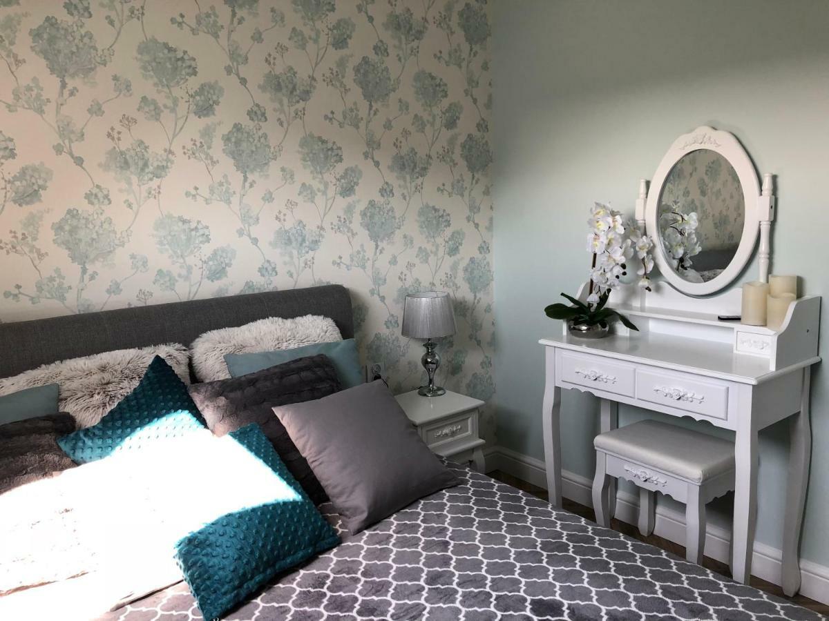 Family & Business Elegant Apartments Ul Warszawska - 2 Bedroom, Balcony, Parking Kielce Extérieur photo