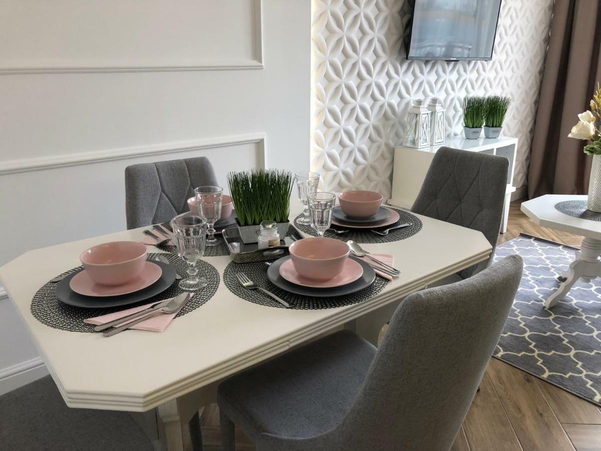 Family & Business Elegant Apartments Ul Warszawska - 2 Bedroom, Balcony, Parking Kielce Extérieur photo