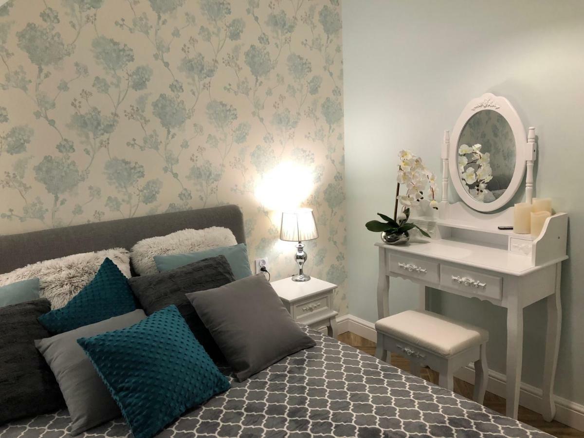 Family & Business Elegant Apartments Ul Warszawska - 2 Bedroom, Balcony, Parking Kielce Extérieur photo