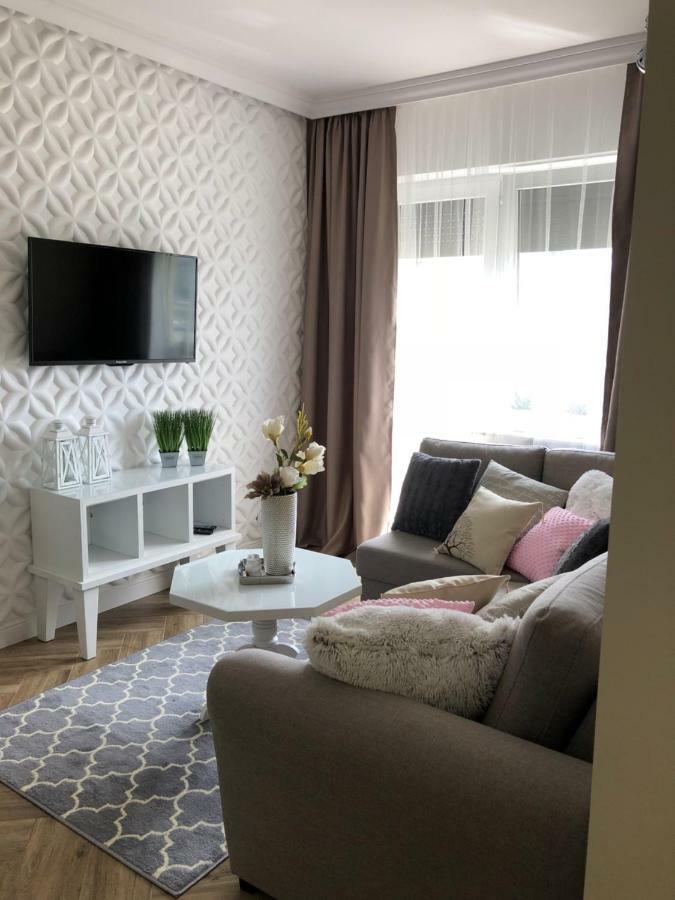 Family & Business Elegant Apartments Ul Warszawska - 2 Bedroom, Balcony, Parking Kielce Extérieur photo
