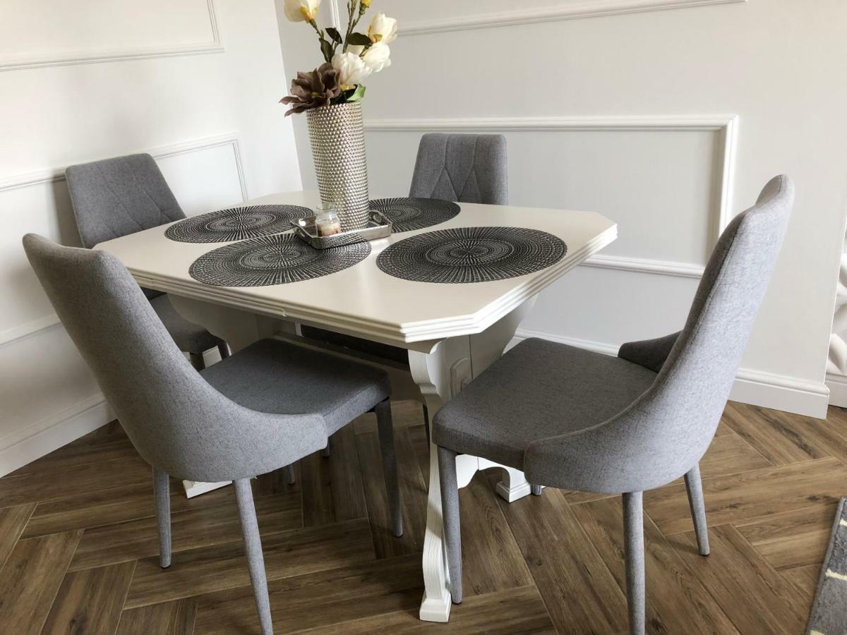 Family & Business Elegant Apartments Ul Warszawska - 2 Bedroom, Balcony, Parking Kielce Extérieur photo
