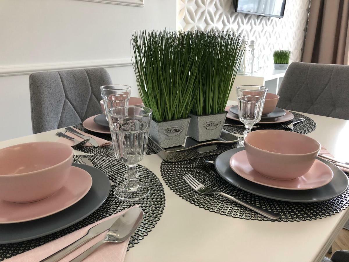 Family & Business Elegant Apartments Ul Warszawska - 2 Bedroom, Balcony, Parking Kielce Extérieur photo