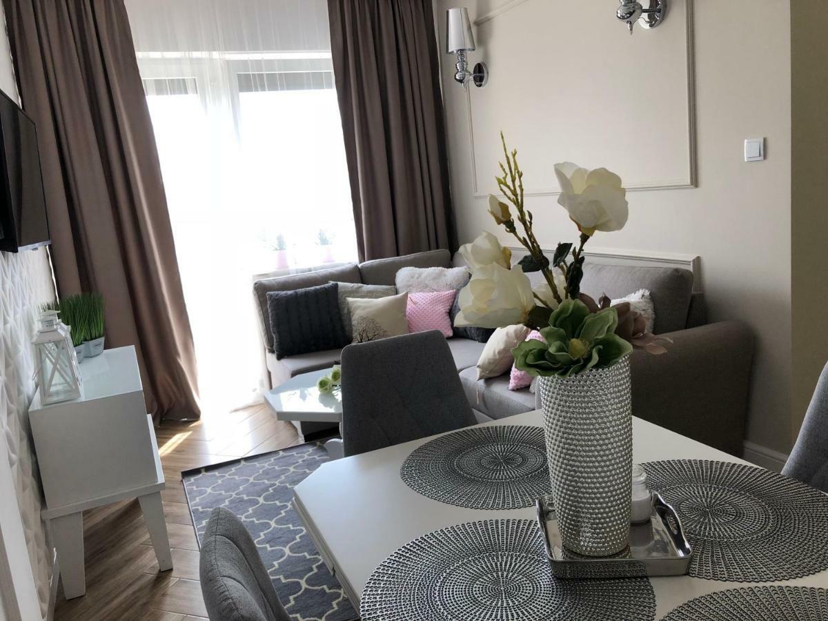 Family & Business Elegant Apartments Ul Warszawska - 2 Bedroom, Balcony, Parking Kielce Extérieur photo
