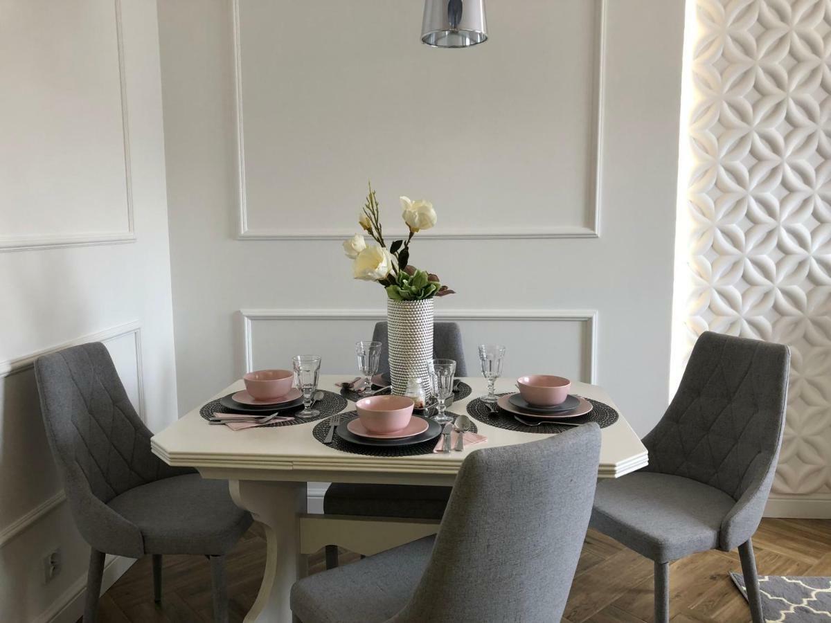 Family & Business Elegant Apartments Ul Warszawska - 2 Bedroom, Balcony, Parking Kielce Extérieur photo