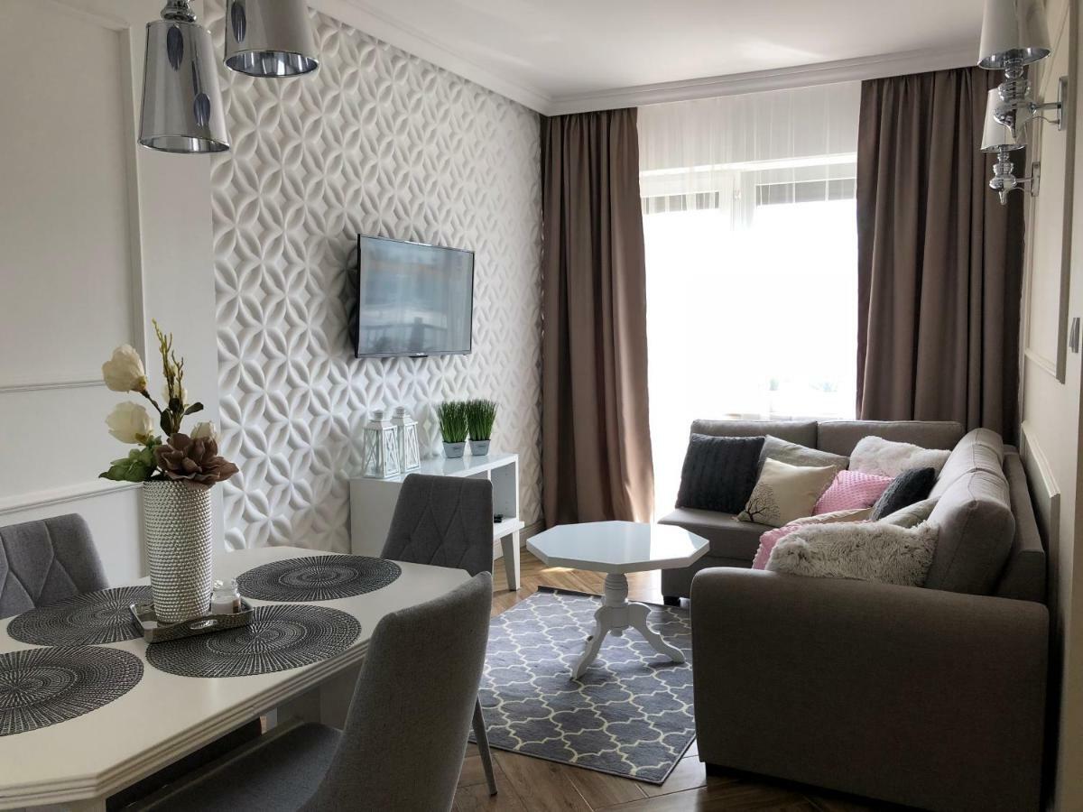 Family & Business Elegant Apartments Ul Warszawska - 2 Bedroom, Balcony, Parking Kielce Extérieur photo