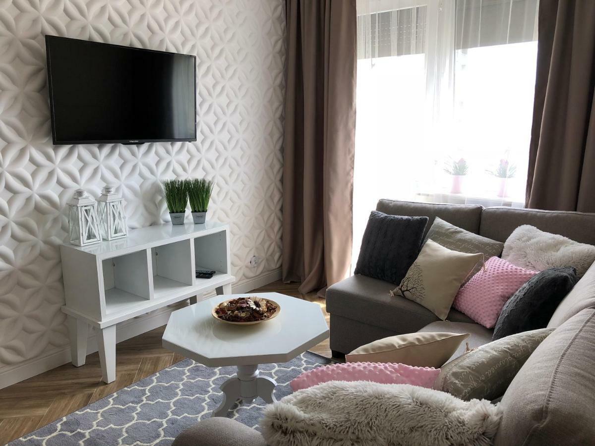 Family & Business Elegant Apartments Ul Warszawska - 2 Bedroom, Balcony, Parking Kielce Extérieur photo